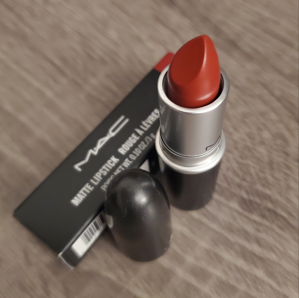 NEW MAC Lipstick - Chili